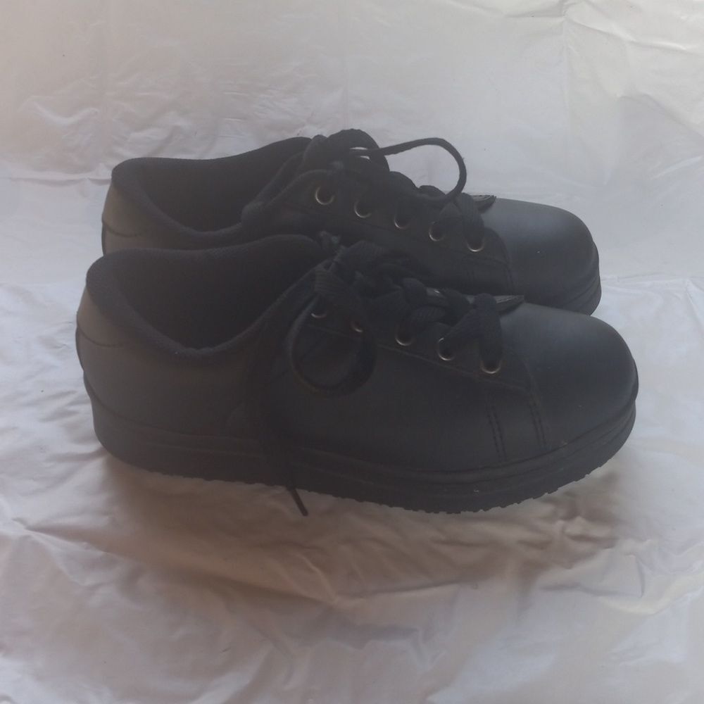 Shoes For Crews Shoes Womens Size 6.5
